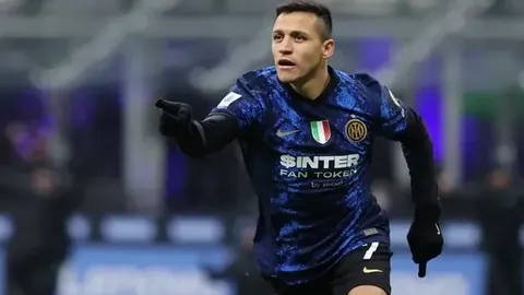 “据英媒报道，加拉格爾對切爾西提供的两年合同不滿，將考慮自由轉會離隊”